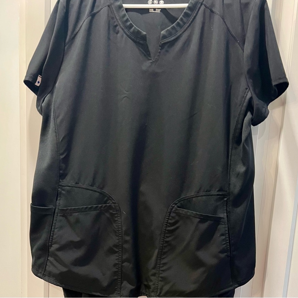 Scrubstar Women's Short-Sleeve V-Neck Scrub Top in Black XL. B6